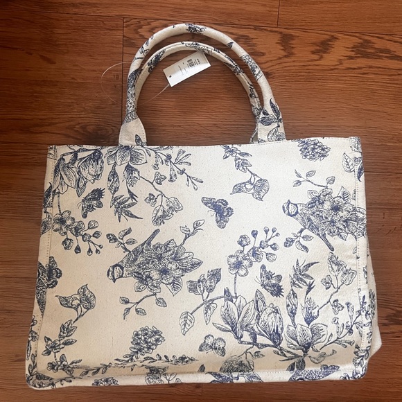 Francesca's Collections Blue and Cream Floral Tote - Picture 5 of 16